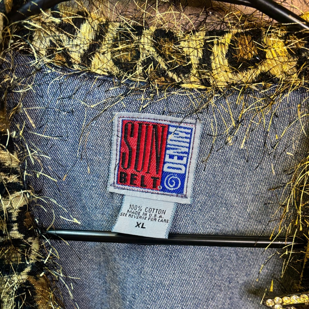 Sunbelt Denim Vest Leopard Faux Fur Collar Rhinestone Star XL - Picture 3 of 6